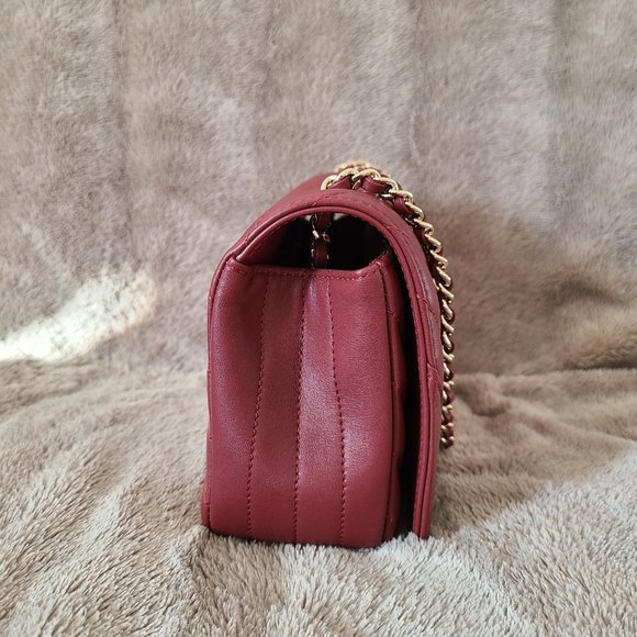 Authentic Chanel flap bag - Picture 6 of 17